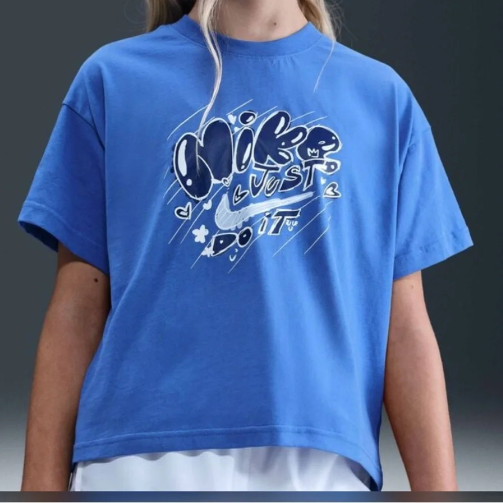 Nike Girls' Sportswear Essential Doodle 2 Graphic T-shirt blue Size LG -  NWT
